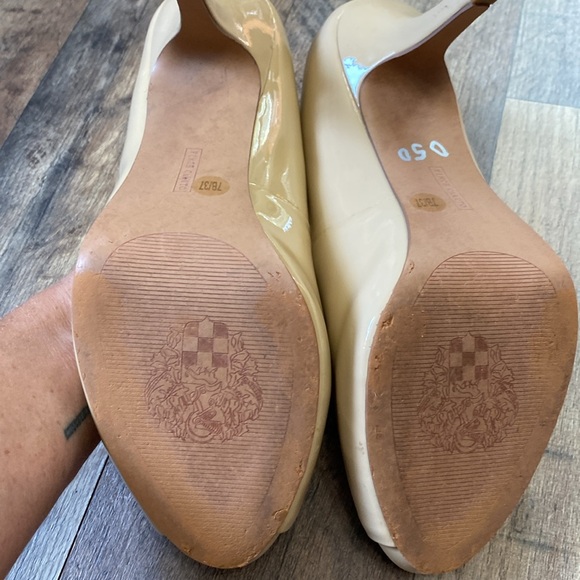 Vince Camuto Tan Leather Heels - Picture 7 of 10